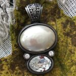 Подвеска Белый жемчуг с кристаллом SWAROVSKI “