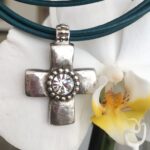 Крестик - подвеска с кристаллом Swarovski