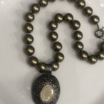 Колье с подвеской из Агата